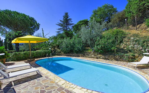 Bigiolo a Melazzano: Piscina, Proprietà, Immobiliare, Casa, Estate, Casa, Tempo Libero, Backyard, Costruzione, Vacanza