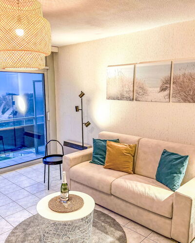 Studio 806 with Balcony 410.2