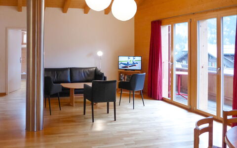 Chalet Almisgässli: Mobilia, Tavolo, Costruzione, Sedia, Divano, Legna, Interior Design, Pianta Della Casa, Architettura, Sala