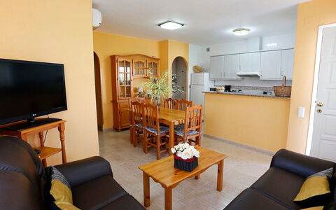 Miramar: Camera, Soggiorno, Proprietà, Mobilia, Interior Design, Costruzione, Giallo, Casa, Pavimento, Immobiliare