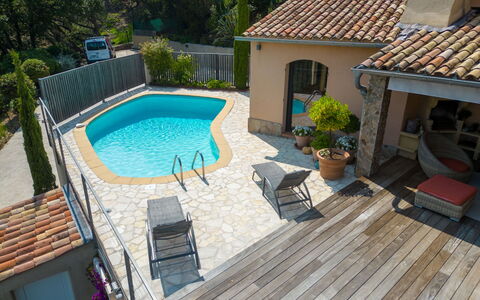 Le Pas de Courtin: Acqua, Proprietà, Mobilia, Costruzione, Piscina, Pianta, Mobili Da Esterno, Sedia, Illuminazione, Interior Design