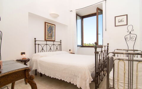 'O Pignatiello: Mobilia, Costruzione, Proprietà, Finestra, Comfort, Tavolo, Interior Design, Cornice, Telaio Del Letto, Legna