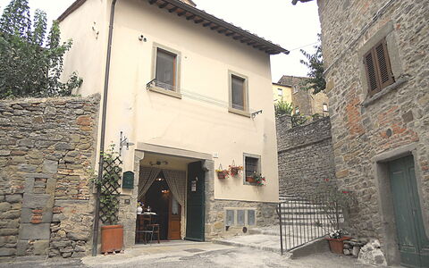 Casa Stefy: Proprietà, Casa, Costruzione, Quartiere, Cittadina, Architettura, Parete, Facciata, Immobiliare, Casa