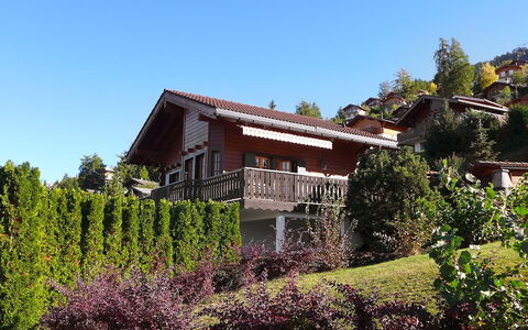 Bivak: Proprietà, Casa, Casa, Costruzione, Immobiliare, Architettura, Villetta, Zona Residenziale, Tetto, Area Rurale