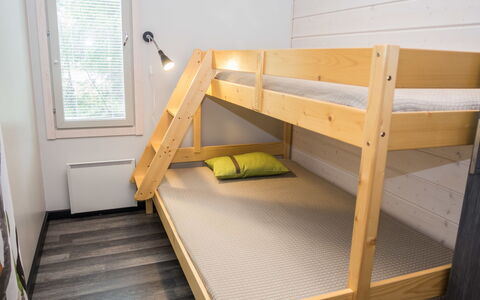 Villa Vuosseli C 2: Letto A Castello, Camera Da Letto, Letto, Legna, Pavimento, Pavimentazione, Camera, Bedding, Telaio Del Letto, Interior Design