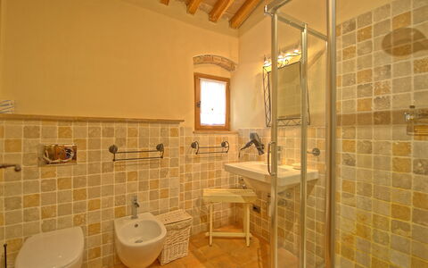 Arturo: Bagno, Camera, Proprietà, Piastrella, Costruzione, Immobiliare, Interior Design, Casa, Architettura, Estate