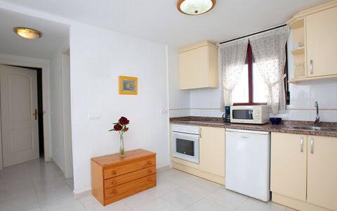 Topacio Iv: Proprietà, Camera, Costruzione, Mobilia, Giallo, Casa, Cucina, Immobiliare, Interior Design, Cabinetry