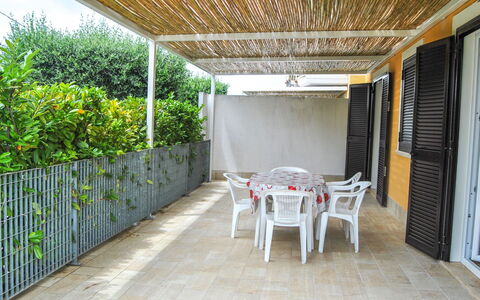 Casale Cilento: Costruzione, Pianta, Mobilia, Sedia, Shade, Portico, Casa, Tavolo, Interior Design, Mobili Da Esterno