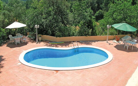 Can Trullas: Acqua, Proprietà, Piscina, Azzurro, Costruzione, Albero, Mobili Da Esterno, Pianta, Shade, Paesaggio