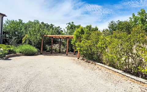 Histria 1: Arbusto, Giardino, Luce Del Sole, Trail, Shade, Landscaping, Passerella, Driveway, Giardino Botanico, Sentiero