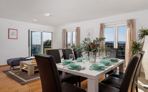 Novi Vinodolski 117: Mobilia, Interior Design, Pavimentazione, Tavolo, Sala Da Pranzo, Sedia, Cucina & Sala Da Pranzo Tavolo, Pavimento, Camera, Soffitto