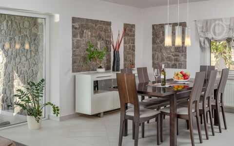 Senj: Camera, Sala Da Pranzo, Mobilia, Proprietà, Interior Design, Tavolo, Pavimento, Costruzione, Cucina & Sala Da Pranzo Tavolo, Casa
