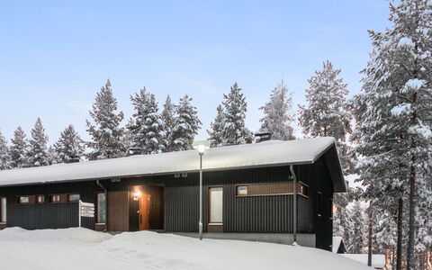 Aino: Villetta, Casa, Casa, Edifici Giardino, Raccordo, Log Cabin, Agriturismo, Estate, Capannone, Cortile