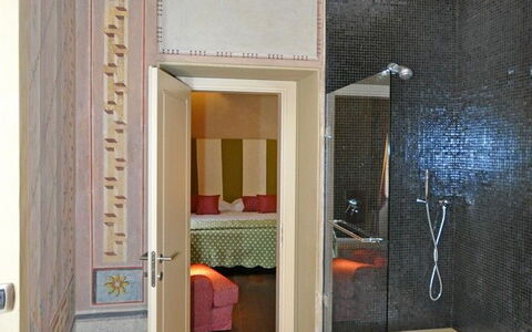 Villa Gubbio: Bagno, Camera, Proprietà, Interior Design, Costruzione, Casa, Pavimento, Architettura, Immobiliare, Mobilia