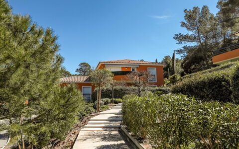 Résidence Cap Marine: Proprietà, Cielo, Vegetazione, Zona Residenziale, Immobiliare, Casa, Casa, Giorno, Quartiere, Albero