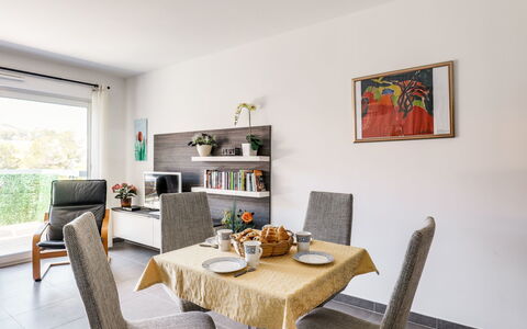 Résidence Cap Marine: Camera, Proprietà, Mobilia, Interior Design, Soggiorno, Tavolo, Sala Da Pranzo, Costruzione, Tavolino Da Caffè, Casa