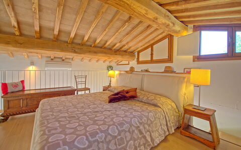 Capannino: Camera Da Letto, Letto, Camera, Mobilia, Proprietà, Telaio Del Letto, Soffitto, Costruzione, Bedding, Lenzuolo