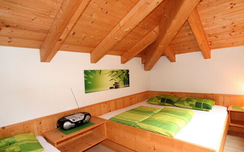 Frischmann: Camera, Soffitto, Attico, Proprietà, Camera Da Letto, Mobilia, Interior Design, Casa, Costruzione, Letto
