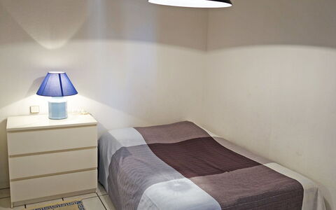 Artimon: Camera Da Letto, Letto, Camera, Mobilia, Proprietà, Lenzuolo, Parete, Interior Design, Illuminazione, Bedding