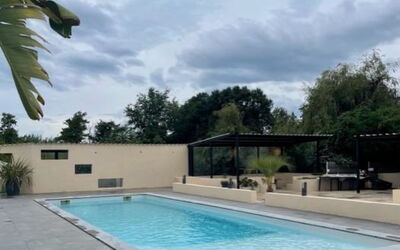 Ghisonaccia 29: Acqua, Nube, Cielo, Pianta, Proprietà, Piscina, Costruzione, Albero, Shade, Tempo Libero
