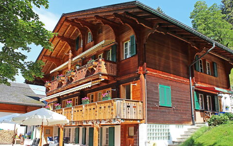Chalet Jrene: Casa, Costruzione, Proprietà, Casa, Architettura, Immobiliare, Raccordo, Zona Residenziale, Tetto, Villetta