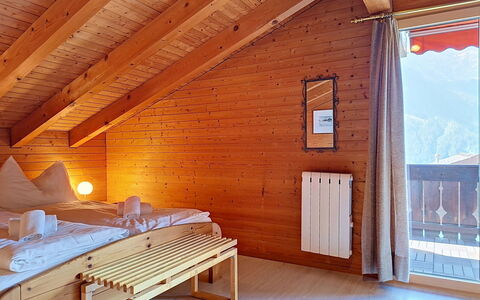 Grindelwald 322: Legna, Mobilia, Casa, Camera, Villetta, Log Cabin, Color Legno, Soffitto, Latifoglie, Letto