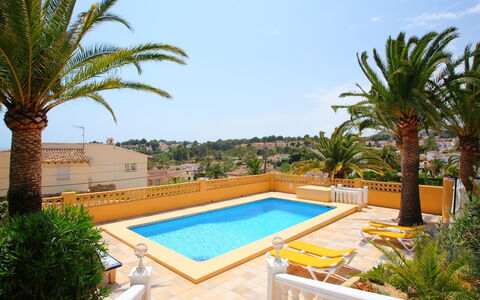 Bombilla: Piscina, Proprietà, Ricorrere, Palma, Costruzione, Immobiliare, Vacanza, Albero, Casa, Azzurro