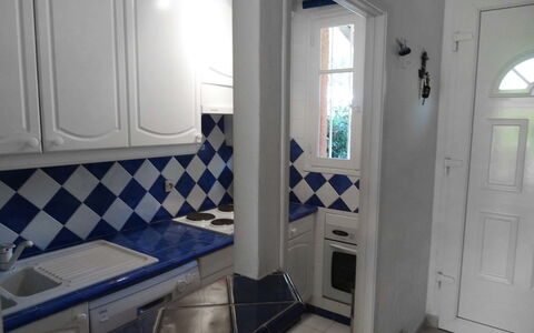 Cogolin 107: Proprietà, Camera, Bagno, Piastrella, Interior Design, Pavimento, Costruzione, Mobilia, Casa, Architettura