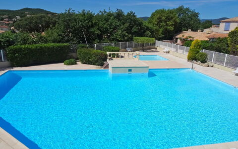 Cogolin 107: Acqua, Cielo, Pianta, Proprietà, Piscina, Azzurro, Costruzione, Rettangolo, Shade, Albero