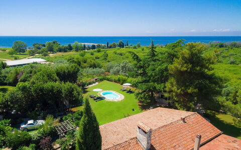 Moira: Proprietà, Immobiliare, Vacanza, Ricorrere, Estate, Casa, Costruzione, Erba, Piscina, Casa