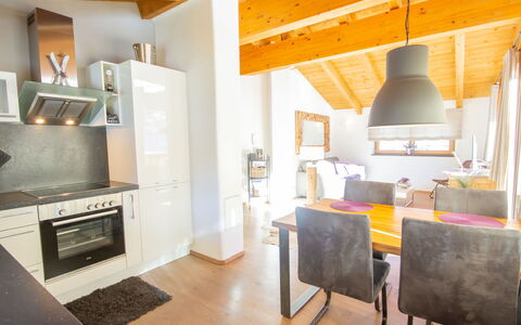 Lanner: Proprietà, Costruzione, Legna, Cucina, Controsoffitto, Soggiorno, Illuminazione, Interior Design, Casa, Architettura