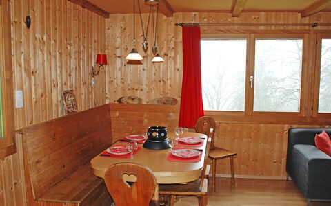 Chalet de la Vue des Alpes: Camera, Proprietà, Mobilia, Costruzione, Interior Design, Tavolo, Legna, Casa, Sala Da Pranzo, Latifoglie