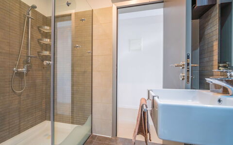 Sandra: Idraulico Fixture, Vasca Da Bagno, Doccia Porta, Rubinetto, Soffione Doccia, Bagno, Doccia, Interior Design, Architettura