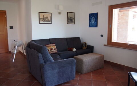 Villa Dei Cipressi: Camera, Mobilia, Proprietà, Soggiorno, Costruzione, Pavimento, Casa, Divano, Immobiliare, Interior Design