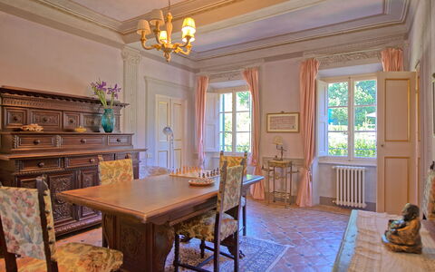 Villa Camaiore: Camera, Proprietà, Costruzione, Mobilia, Interior Design, Soffitto, Casa, Sala Da Pranzo, Casa, Estate