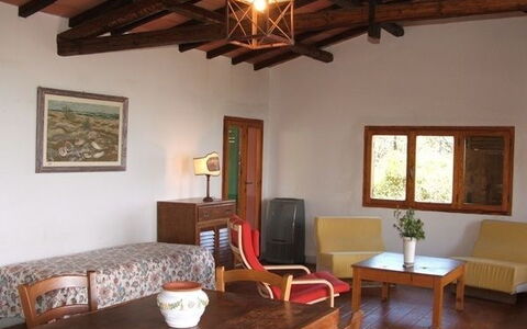 Casamare: Camera, Proprietà, Mobilia, Soffitto, Costruzione, Interior Design, Soggiorno, Casa, Fascio, Legna