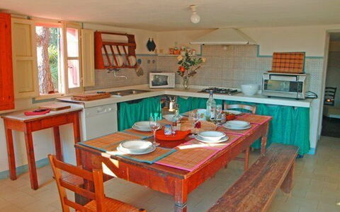 Casamare: Camera, Proprietà, Mobilia, Cucina, Costruzione, Casa, Pavimento, Tavolo, Cabinetry, Immobiliare