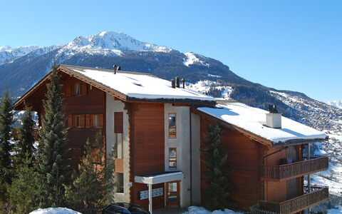 Les Cretes Ii: Cielo, Montagna, Neve, Proprietà, Costruzione, Finestra, Casa, Pendenza, Albero, Pianta