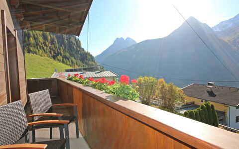 Berghof Reich: Proprietà, Geografia Montane, Montagna, Balcone, Camera, Casa, Architettura, Immobiliare, Legna, Catena Montuosa