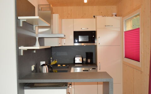 Superior # 15 mit Ir-Sauna & Sprudelbad: Cabinetry, Costruzione, Scrivania Del Computer, Controsoffitto, Legna, Tavolo, Cucina, Pavimento, Pavimentazione, Latifoglie