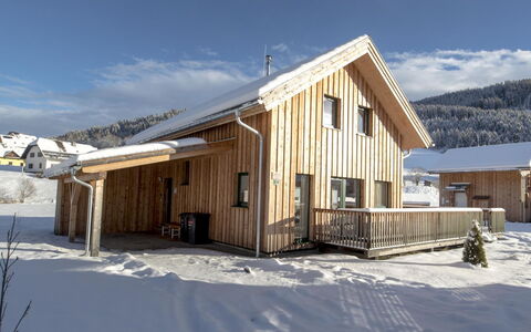 Murau 202: Cielo, Neve, Nube, Finestra, Legna, Pendenza, Costruzione, Casa, Villetta, Raccordo