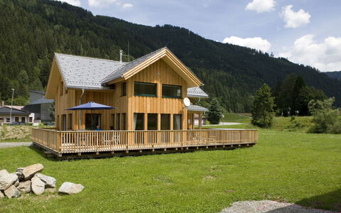 Murau 202: Cielo, Nube, Pianta, Montagna, Albero, Legna, Casa, Lotto, Finestra, Paesaggio Naturale