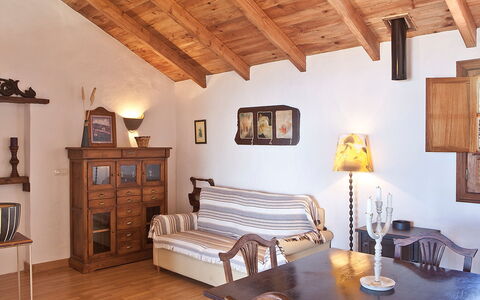 De Aitana: Cornice, Mobilia, Proprietà, Costruzione, Tavolo, Legna, Comfort, Illuminazione, Soggiorno, Interior Design