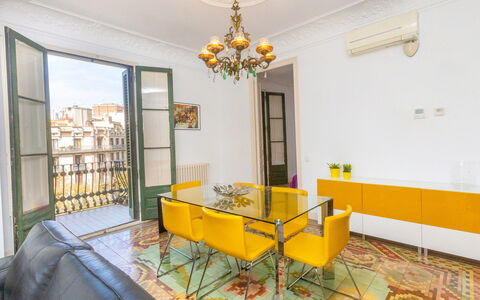 Eix.dret:roger de Lluria Valencia: Mobilia, Proprietà, Tavolo, Sedia, Illuminazione, Cornice, Interior Design, Divano, Costruzione, Giallo