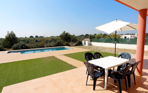 Villa Malva Ii: Cielo, Mobilia, Tavolo, Costruzione, Sedia, Pianta, Shade, Albero, Mobili Da Esterno, Piscina