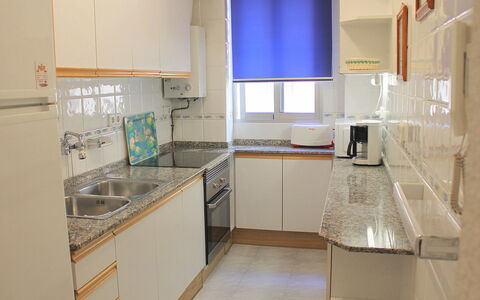 Marysol: Proprietà, Camera, Cucina, Cabinetry, Mobilia, Costruzione, Controsoffitto, Interior Design, Pavimento, Architettura