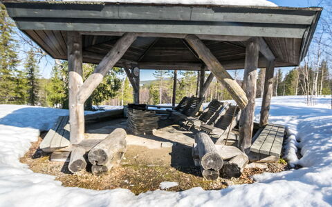 Mustalampi 5 Satakieli: Legna, Inverno, Gazebo, Neve, Congelamento, Struttura Esterna, Padiglione, Shade, Legname, Illuminazione Diurna