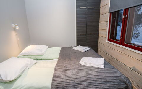 Tuiskukuru B: Legna, Pavimento, Pavimentazione, Camera Da Letto, Interior Design, Letto, Camera, Soffitto, Telaio Del Letto, Casa