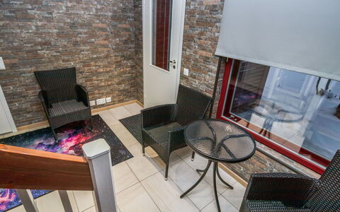 Tuiskukuru B: Pavimentazione, Pavimento, Interior Design, Camera, Soffitto, Appartamento, Color Legno, Brick, Piastrella, Sedia