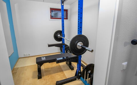 Tuiskukuru B: Pavimentazione, Camera, Apparecchiatura Esercitazione, Macchina, Palestra, Latifoglie, Sollevamento Pesi Macchina, Macchina Per Allenamento